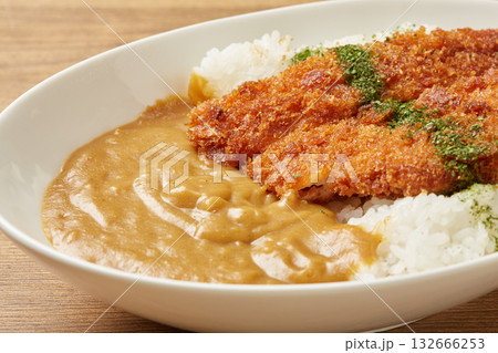 美味しそうなチキンカツカレー イメージ 美味しそうなチキンカツカレー イメージ 132666253