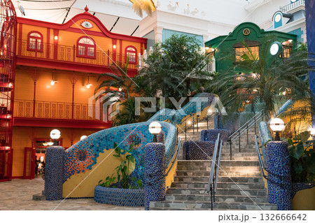 ジブリの大倉庫の風景 132666642