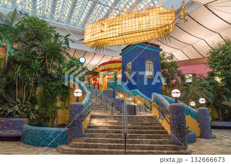 ジブリの大倉庫の風景 132666673