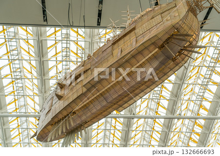 ジブリの大倉庫の風景 132666693