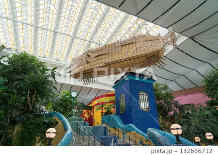 ジブリの大倉庫の風景 ジブリの大倉庫の風景 132666712