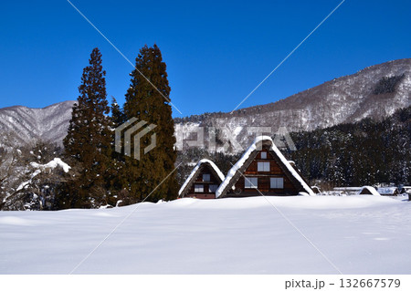 冬　白川郷　 132667579