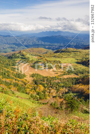 芳ヶ平湿原の紅葉・日本国道標高最高地点から 132667982