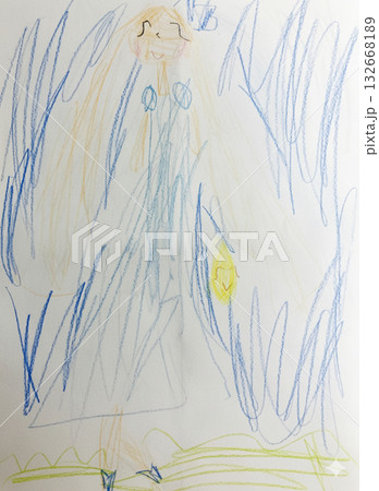 幼稚園児が描いた青いドレスのお姫様 132668189