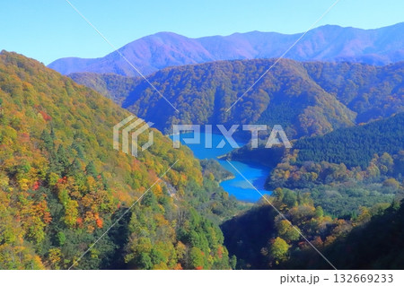 秋の苗場ドラゴンドラ(二居湖・新潟県湯沢町) 秋の苗場ドラゴンドラ(二居湖・新潟県湯沢町) 132669233