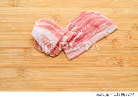豚バラ肉　スペイン産 132669274