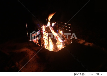 焚き火 132670178
