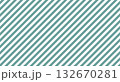 ストライプ 　背景　ホライゾングリーン 132670281