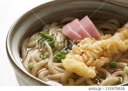 鍋焼きうどん 鍋焼きうどん 132670626