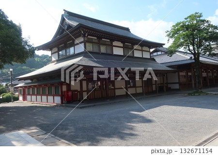 祐徳稲荷神社の境内 祐徳稲荷神社の境内 132671154