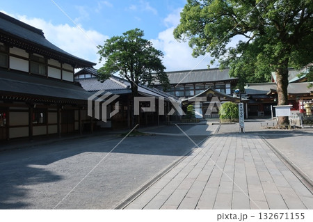祐徳稲荷神社の境内 祐徳稲荷神社の境内 132671155