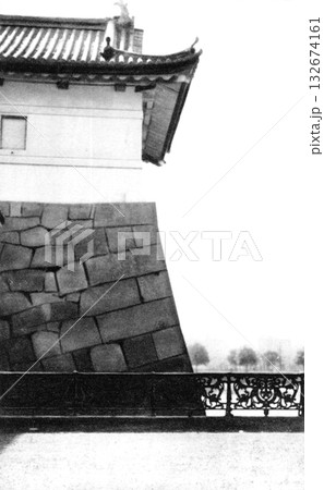 古写真　1932年　東京　皇居外苑の桜田門 132674161