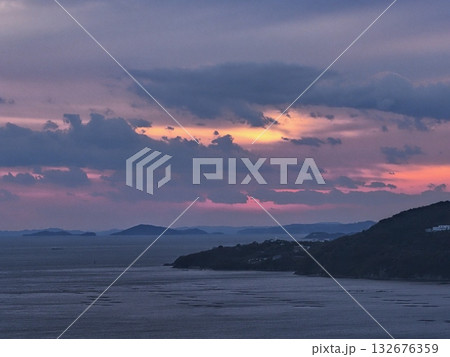 万葉の岬から見る播磨灘の夕景 132676359