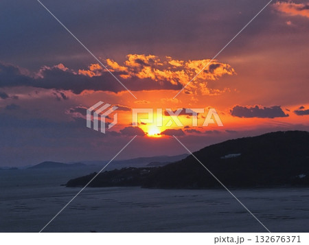 万葉の岬から見る播磨灘の夕景 万葉の岬から見る播磨灘の夕景 132676371