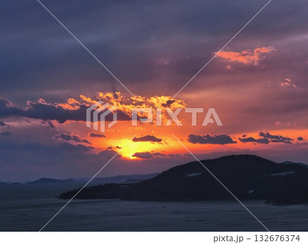 万葉の岬から見る播磨灘の夕景 132676374