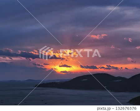万葉の岬から見る播磨灘の夕景 132676376