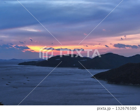 万葉の岬から見る播磨灘の夕景 132676380