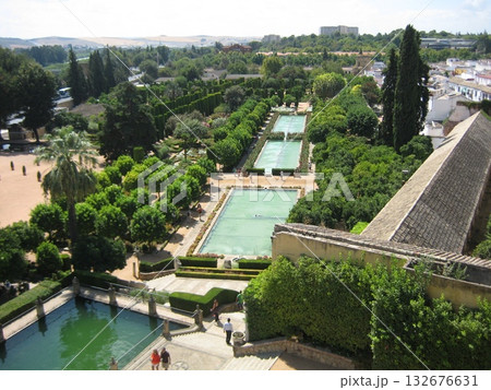 コルドバのアルカサル庭園を見下ろす風景 コルドバのアルカサル庭園を見下ろす風景 132676631
