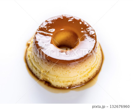 穴の空いたカスタードプリン 132676960