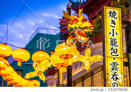 日本の横浜都市景観2026春節燈花。中華街大通り・龍のランタンなどを望む…新時代へ希望の光=2日 日本の横浜都市景観2026春節燈花。中華街大通り・龍のランタンなどを望む…新時代へ希望の光=2日 132678096