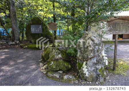 奈良県／丹生川上神社下社の蛙石と牛石（2025年8月撮影） 132678743