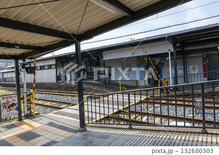 奈良県／近畿日本鉄道の下市口駅（2025年8月撮影） 132680303