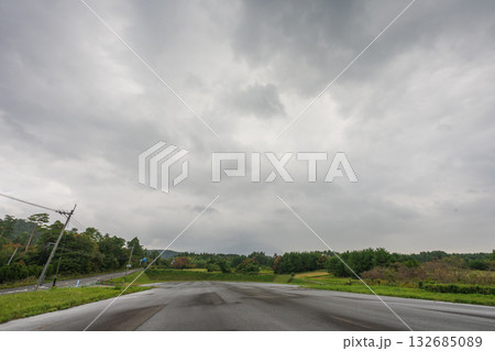 日本の鳥取県の秋雨の大山の美しい風景 日本の鳥取県の秋雨の大山の美しい風景 132685089