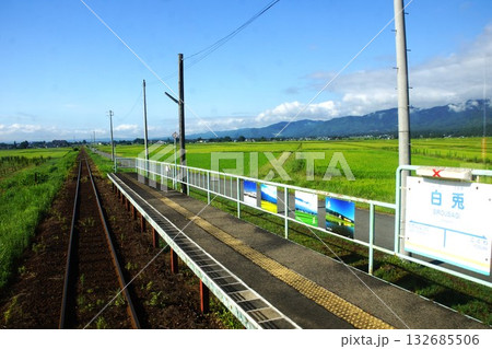 山形鉄道(フラワー長井線)からの車窓風景 白兎駅 山形鉄道(フラワー長井線)からの車窓風景 白兎駅 132685506