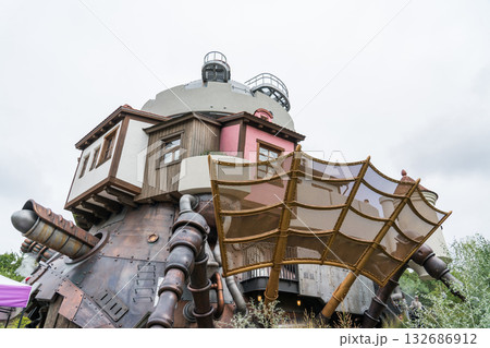 ジブリパーク・魔女の谷エリアの風景 132686912