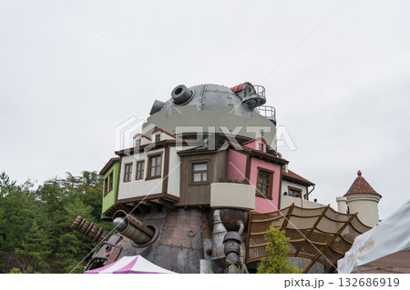 ジブリパーク・魔女の谷エリアの風景 132686919