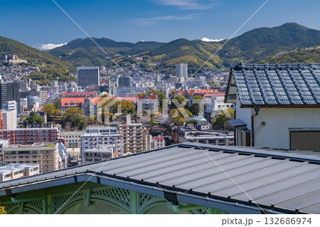 《長崎県》長崎市・坂の街並み 《長崎県》長崎市・坂の街並み 132686974