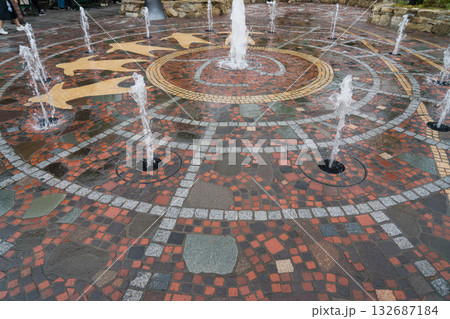 魔女の谷の噴水広場 132687184