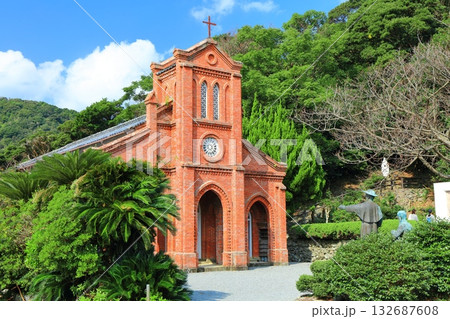 【長崎県】晴天の五島・堂崎天主堂 132687608