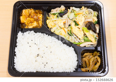 美味しい中華料理の肉野菜玉子炒め弁当 132688626