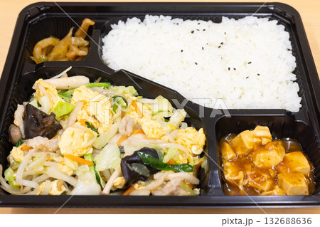 美味しい中華料理の肉野菜玉子炒め弁当 132688636