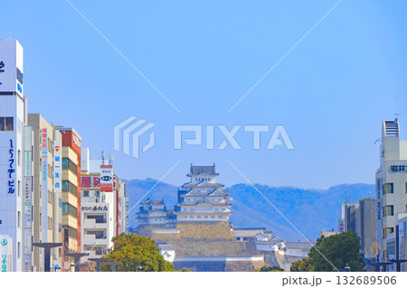 兵庫県姫路市、姫路駅から見た姫路城の風景 132689506