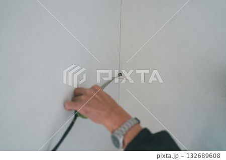 installation of an air conditioner 132689608