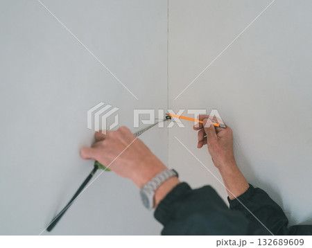 installation of an air conditioner 132689609