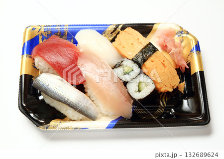 スーパーのお寿司 スーパーのお寿司 132689624