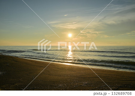 内灘海岸の夕焼け 内灘海岸の夕焼け 132689708