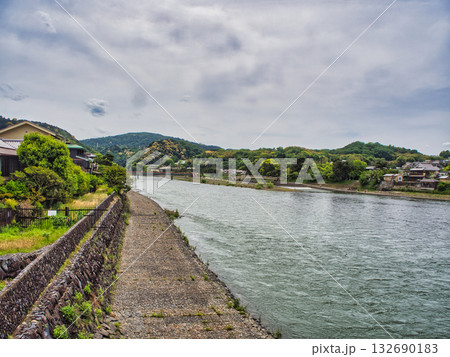 宇治の平等院鳳凰堂(奈良県・宇治市・夏) 132690183