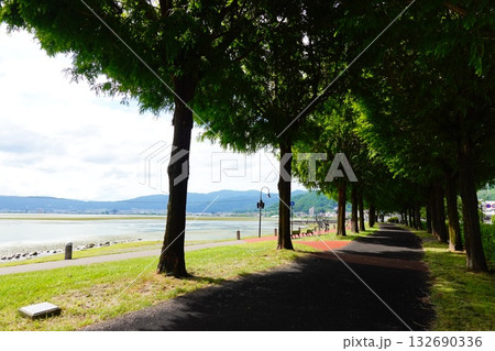 諏訪市 諏訪湖サイクリングロードの風景より 132690336