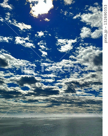 霞ヶ浦に広がる雲 霞ヶ浦に広がる雲 132690353