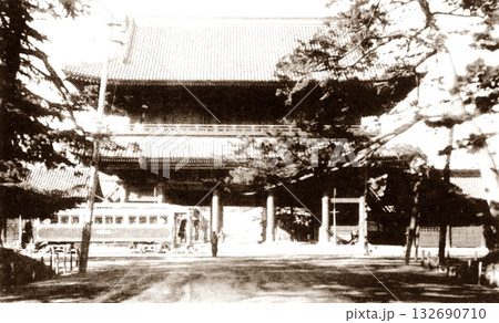 古写真 1918-1923年 東京 増上寺山門(三解脱門) 古写真 1918-1923年 東京 増上寺山門(三解脱門) 132690710