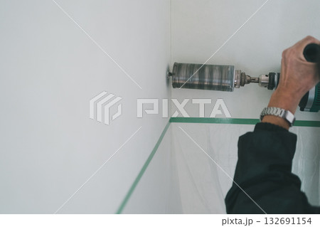 installation of an air conditioner 132691154