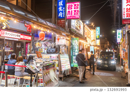 《東京都》新大久保コリアンタウンのストリート 132691993