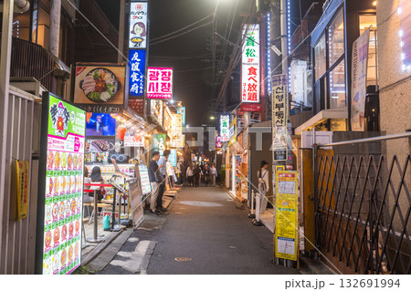 《東京都》新大久保コリアンタウンのストリート 132691994