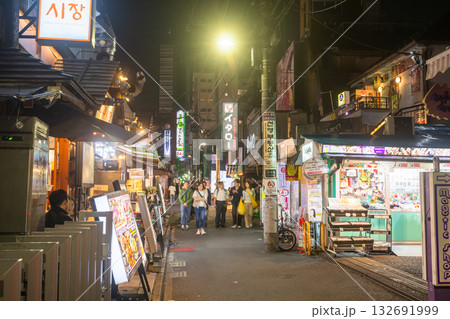 《東京都》新大久保コリアンタウンのストリート 132691999