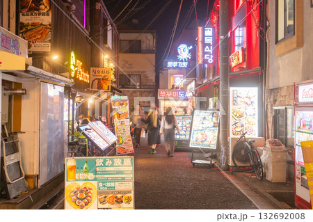 《東京都》新大久保コリアンタウンのストリート 132692008
