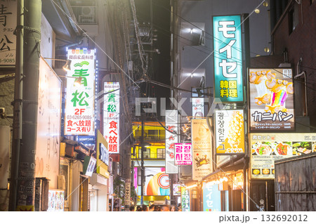 《東京都》新大久保コリアンタウンのストリート 132692012